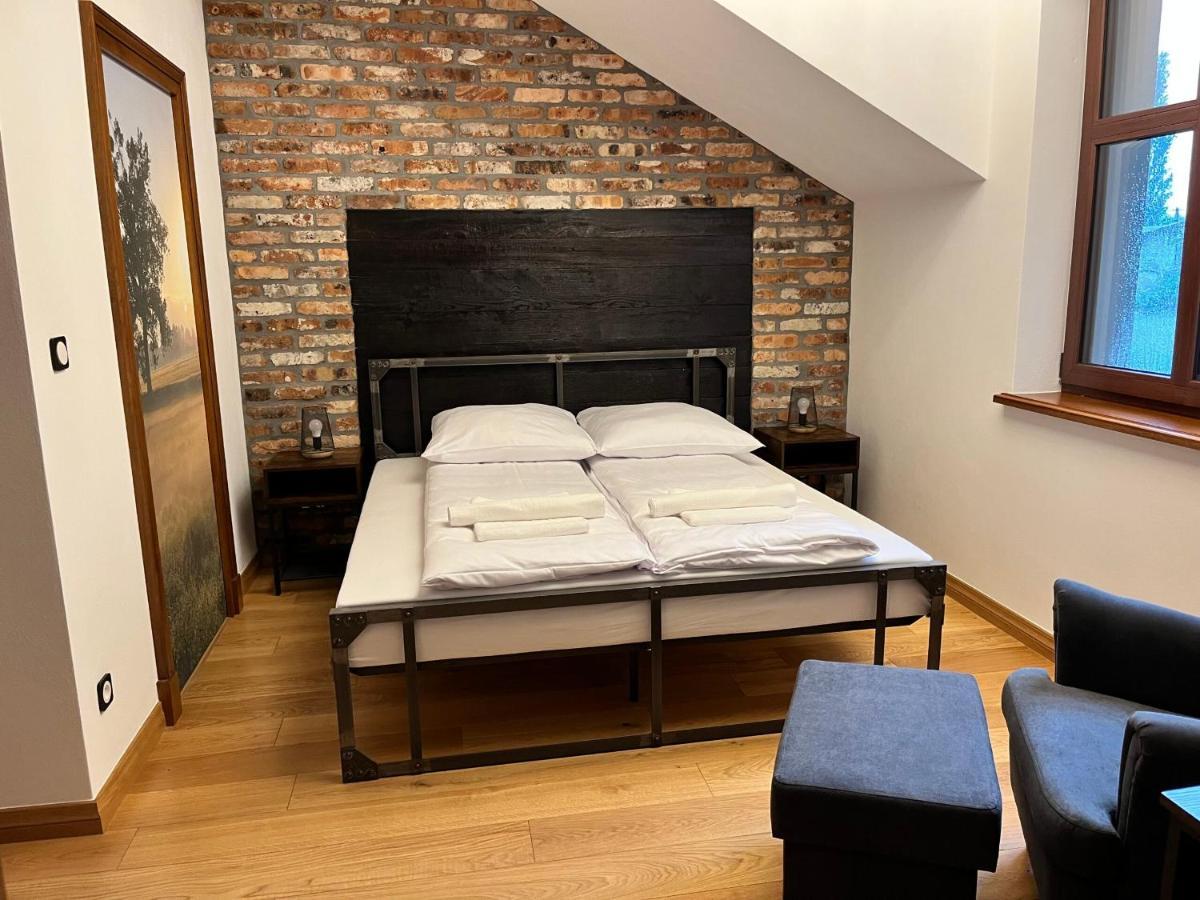 Dwor Gogolewo Nad Warta Bed and Breakfast Ksiaz Wielkopolski Εξωτερικό φωτογραφία